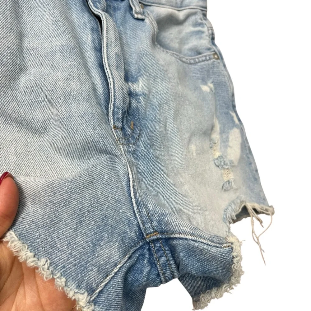 Madewell Light Wash Bleached Distressed Cut Off The Mom‎ Jean Short Size 27